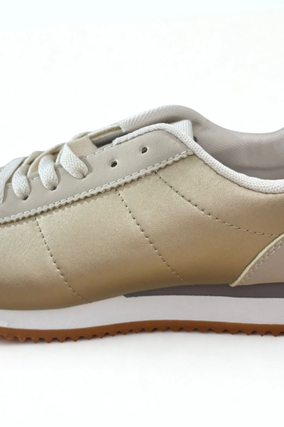 Zapatillas deportivas doradas para mujer suela blanca