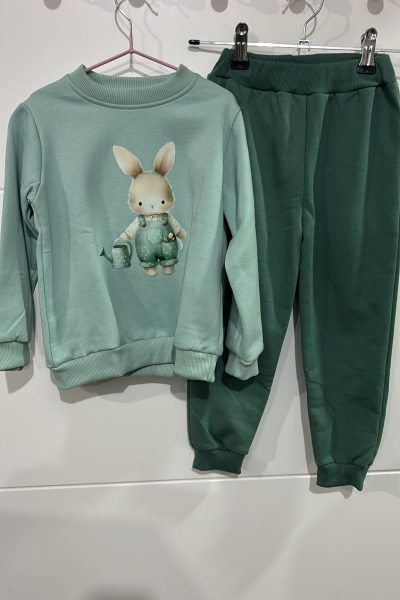 Conjunto chándal verde conejito