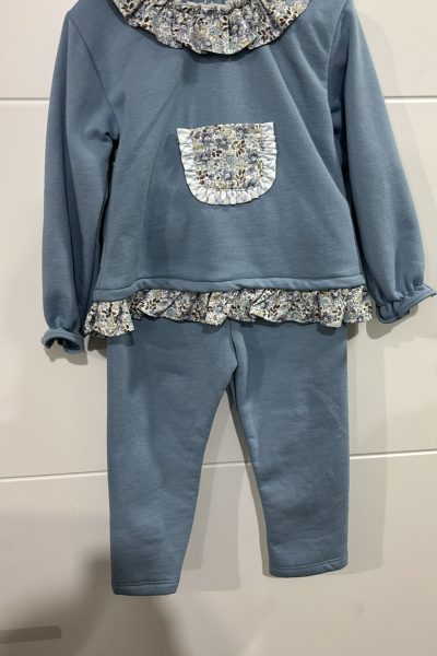 Conjunto azul volantes